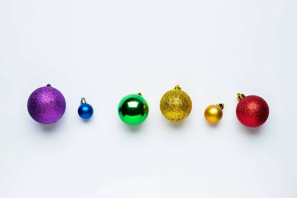 Rainbow Christmas Bollar Vit Bakgrund Hbt Konceptet — Stockfoto