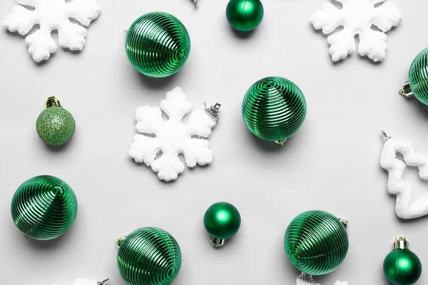 Beyaz Arka Plan Üzerinde Izole Farklı Noel Süsleri — Stok fotoğraf
