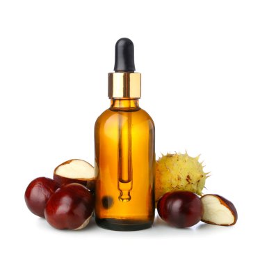 Beyaz arka planda izole edilmiş bir şişe gerekli yağ ve kestane