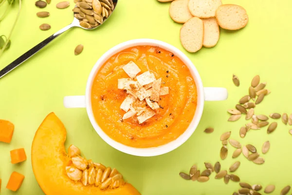 Composition Delicious Pumpkin Cream Soup Seeds Color Background — Stock Photo, Image