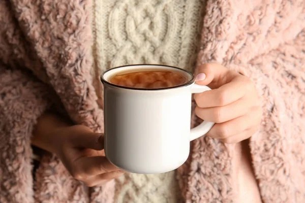 Woman Drinking Tasty Tea Closeup — Stock Photo, Image