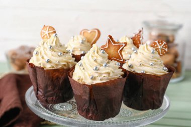 Lezzetli Noel çörekleriyle ayakta durun.