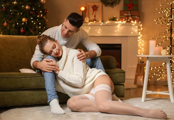 Happy Young Couple Having Romantic Date Christmas Eve — Stock Photo, Image