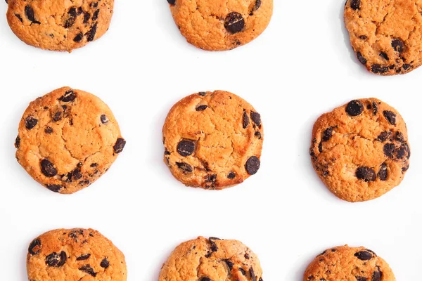 Savoureux Biscuits Aux Pépites Chocolat Sur Fond Blanc — Photo