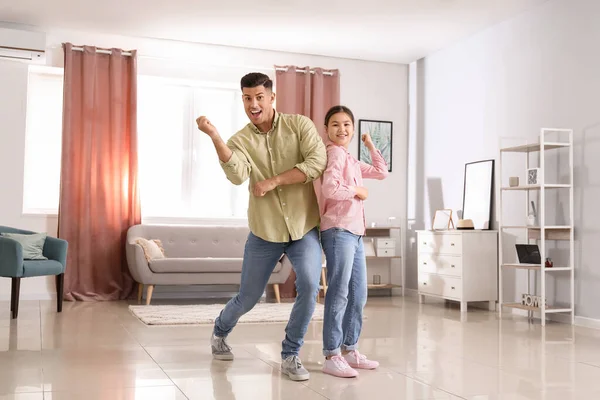 Man His Little Daughter Dancing Home — Stock Photo, Image