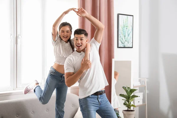 Man His Little Daughter Dancing Home — Stock Photo, Image