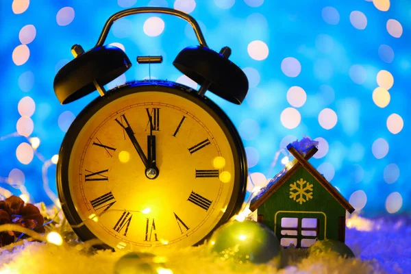 Stylish Christmas Clock Decor Snow Table Blurred Background — Stock Photo, Image