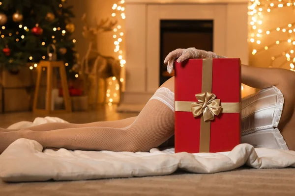 Sexy Mujer Joven Ropa Interior Con Regalo Navidad Casa —  Fotos de Stock