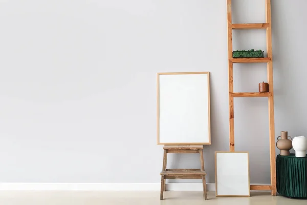 Blank Poster Step Ladder Decor Light Wall — Stock Photo, Image