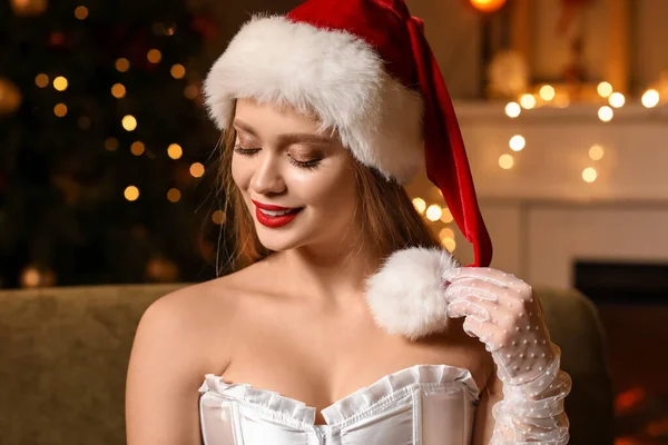 Sexy Jeune Femme Santa Chapeau Sous Vêtements Maison Soir Noël — Photo