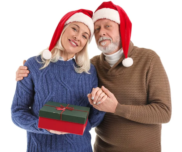 Boldog Érett Pár Karácsonyi Ajándék Fehér Háttér — Stock Fotó