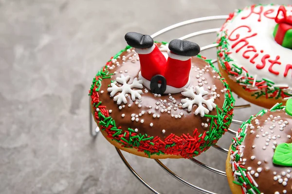 Grid Tasty Christmas Donuts Grey Background Closeup — Stock Photo, Image