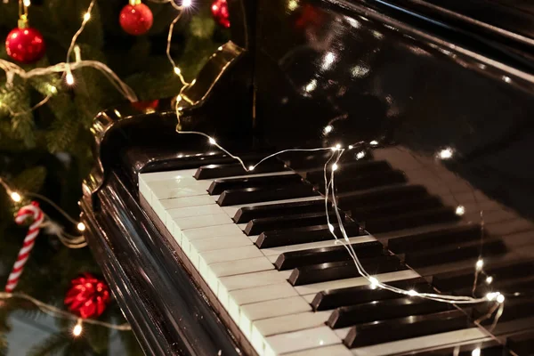 Glowing Lights Piano Keys Closeup — Stock Photo, Image