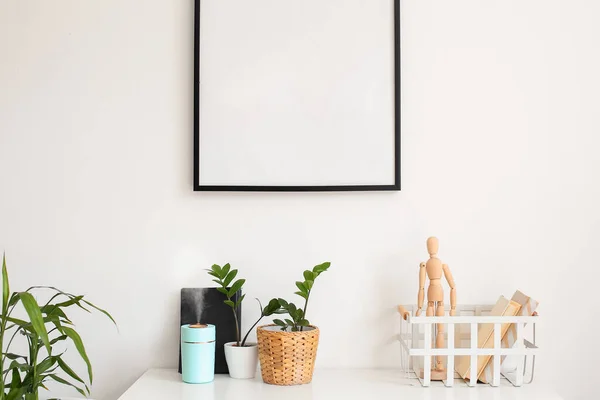 Modern Humidifier Houseplants Shelf Light Wall — Stock Photo, Image