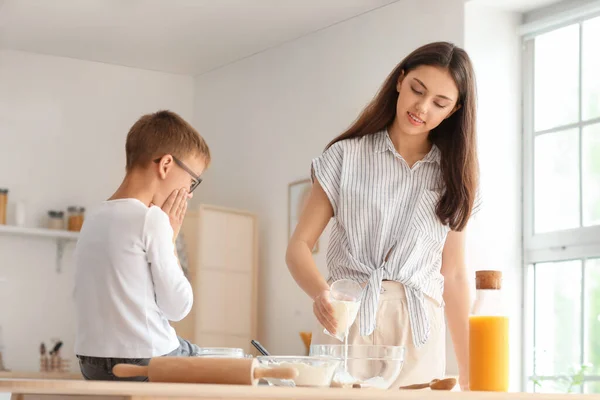 Teenage Girl Her Little Brother Preparing Dough Kitchen — Stock Photo, Image