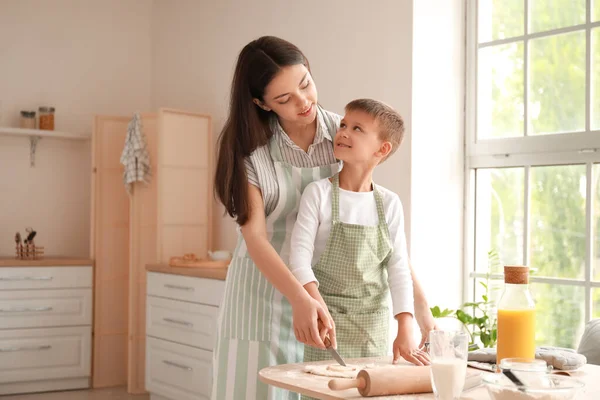 Teenage Girl Her Little Brother Preparing Cookies Kitchen — Stock Photo, Image
