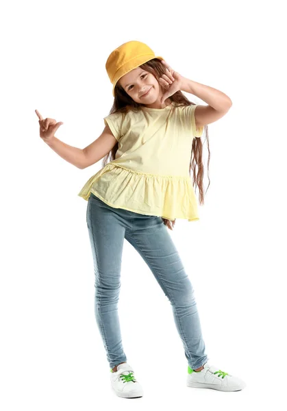 Nettes Kleines Mädchen Mit Eimerhut Das Auf Weißem Hintergrund Tanzt — Stockfoto