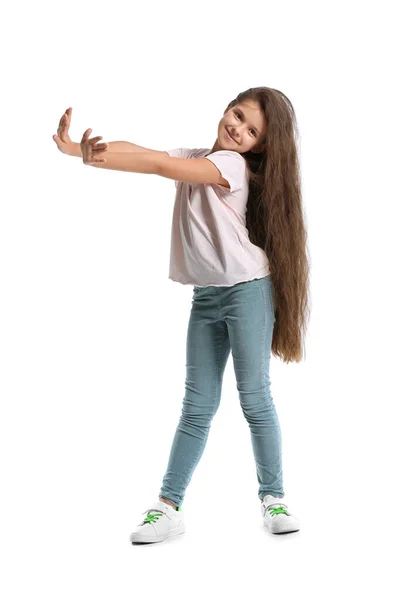 Schattig Klein Meisje Met Lang Haar Dansen Witte Achtergrond — Stockfoto