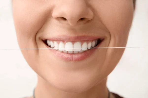 Woman Dental Floss White Background Closeup — Stock Photo, Image