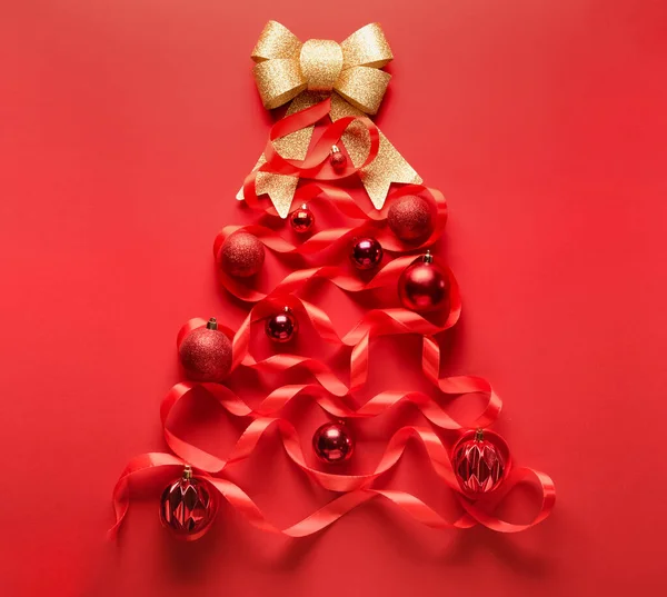Christmas Tree Made Beautiful Decorations Red Background — Stock Photo, Image