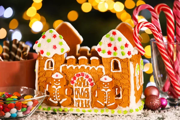 Beautiful Gingerbread House Snow Treats Table Blurred Background — Stock Photo, Image