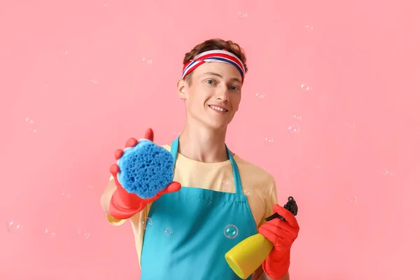 Handsome Man Cleaning Sponge Detergent Pink Background — Stockfoto