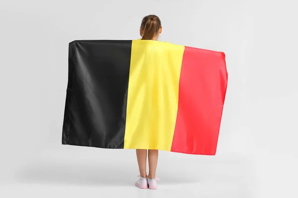 Meisje Met Vlag Van België Lichte Achtergrond Achteraanzicht — Stockfoto