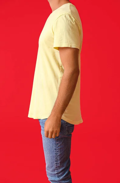 Bello Giovane Uomo Elegante Shirt Sfondo Colore — Foto Stock