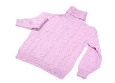 Beyaz arka planda kadın yuvarlak yakalı süveter