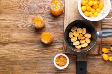 Masada lezzetli kumkat reçeli hazırlıyorum.