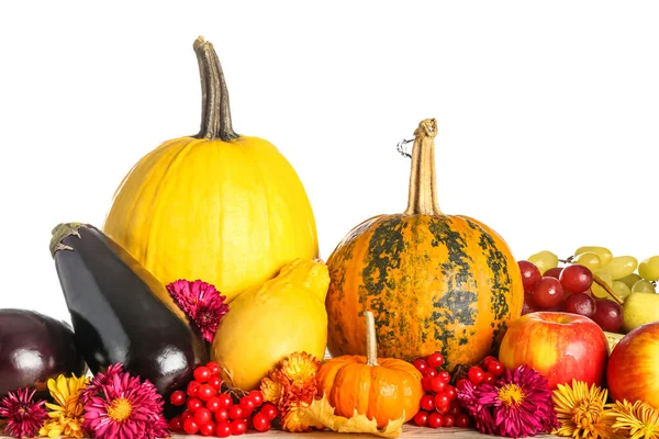 Verschiedene Gesunde Lebensmittel Auf Dem Tisch Vor Weißem Hintergrund Erntedankfest — Stockfoto