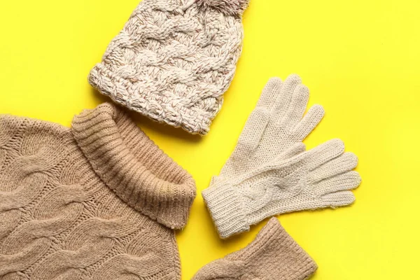 Warm Hat Gloves Sweater Yellow Background Closeup — 图库照片