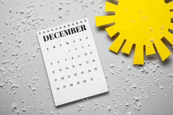 Calendario Con Fecha Solsticio Invierno Sol Sobre Fondo Claro —  Fotos de Stock