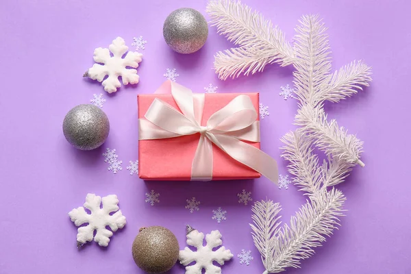 Beautiful Christmas Composition Fir Branches Gift Box Purple Background — Stock Photo, Image