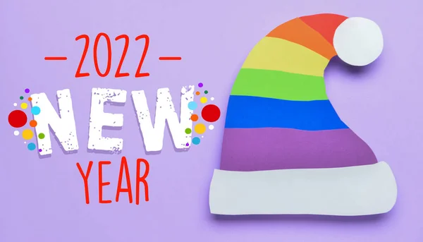 Vakkert Gratulasjonskort Godt Nyttår 2022 Med Regnbue Nisselue Lhbt Begrep – stockfoto