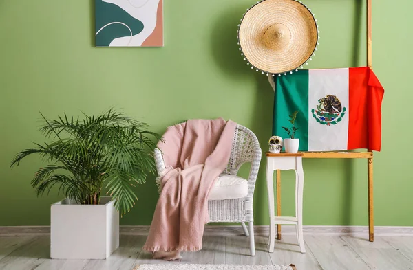 Interior Elegante Sala Estar Com Poltrona Sombrero Bandeira Mexicana — Fotografia de Stock