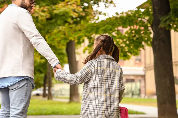 Man Walking His Little Daughter School — Stock Photo, Image