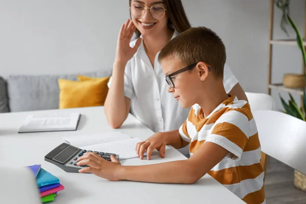 Woman Helping Her Little Son Lessons Home — Stock Photo, Image
