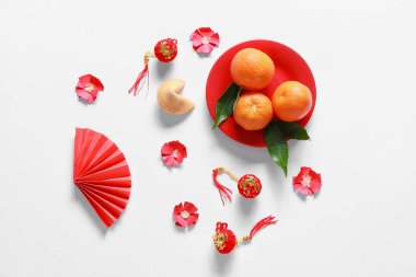 Beyaz arkaplanda Çince semboller