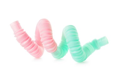 Beyaz arka planda farklı pop tüpleri