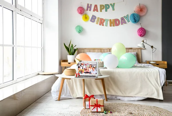 Laptop Gifts Interior Bedroom Celebrating Birthday Online Due Coronavirus Epidemic — Stock Photo, Image