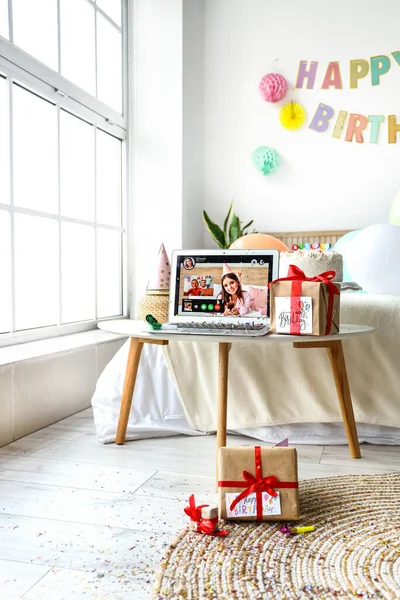 Laptop Gifts Interior Bedroom Celebrating Birthday Online Due Coronavirus Epidemic — Stock Photo, Image