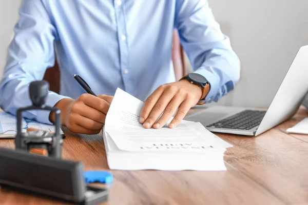 Young Businessman Working Documents Office — Stock Photo, Image