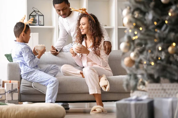 Happy African American Family Drinking Tasty Hot Chocolate Home Christmas — Stock Photo, Image