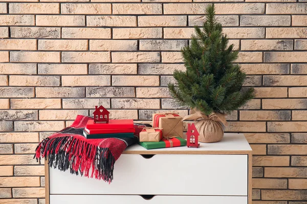 Books Gifts Plaid Fir Tree Chest Drawers Room Christmas Story — Stock Photo, Image