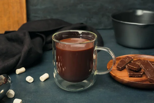 Стеклянная Чашка Натурального Горячего Шоколада Черном Фоне — стоковое фото