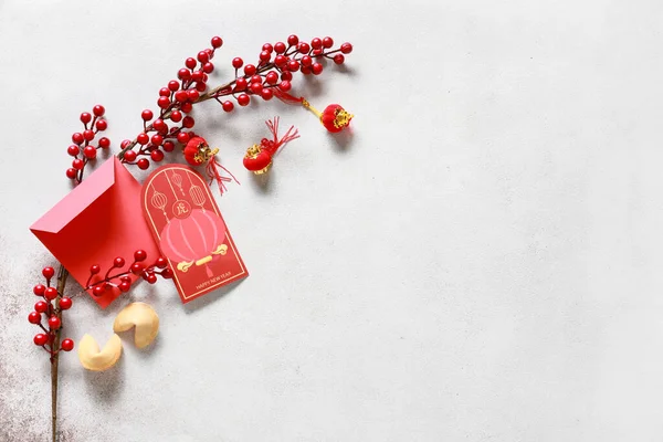 Czerwone Koperty Chińskimi Symbolami Jasnym Tle Święto Nowego Roku — Zdjęcie stockowe