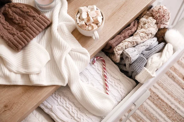 Chest Drawers Winter Clothes Cup Hot Chocolate Room — Stockfoto