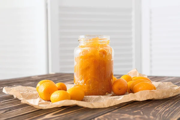 Tarro Sabrosa Mermelada Kumquat Frutas Frescas Mesa —  Fotos de Stock