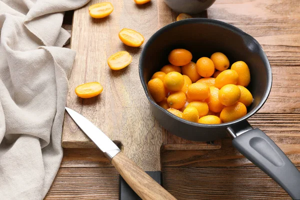 Masada lezzetli kumkat reçeli hazırlıyorum.